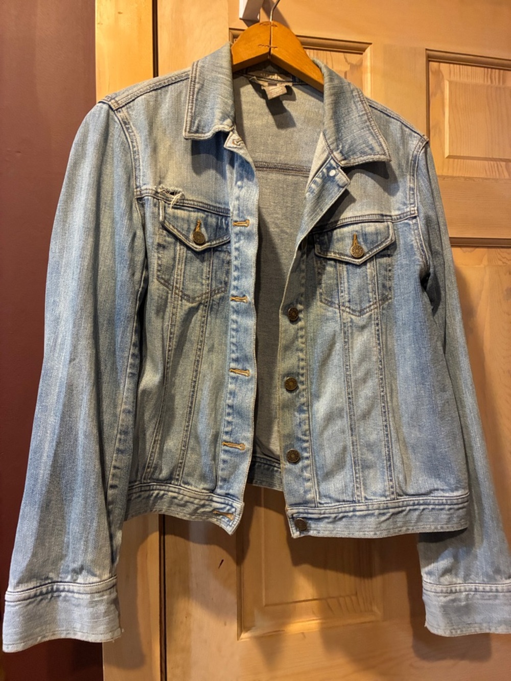Light Wash Denim Jacket - Women's Classic Jean Coat